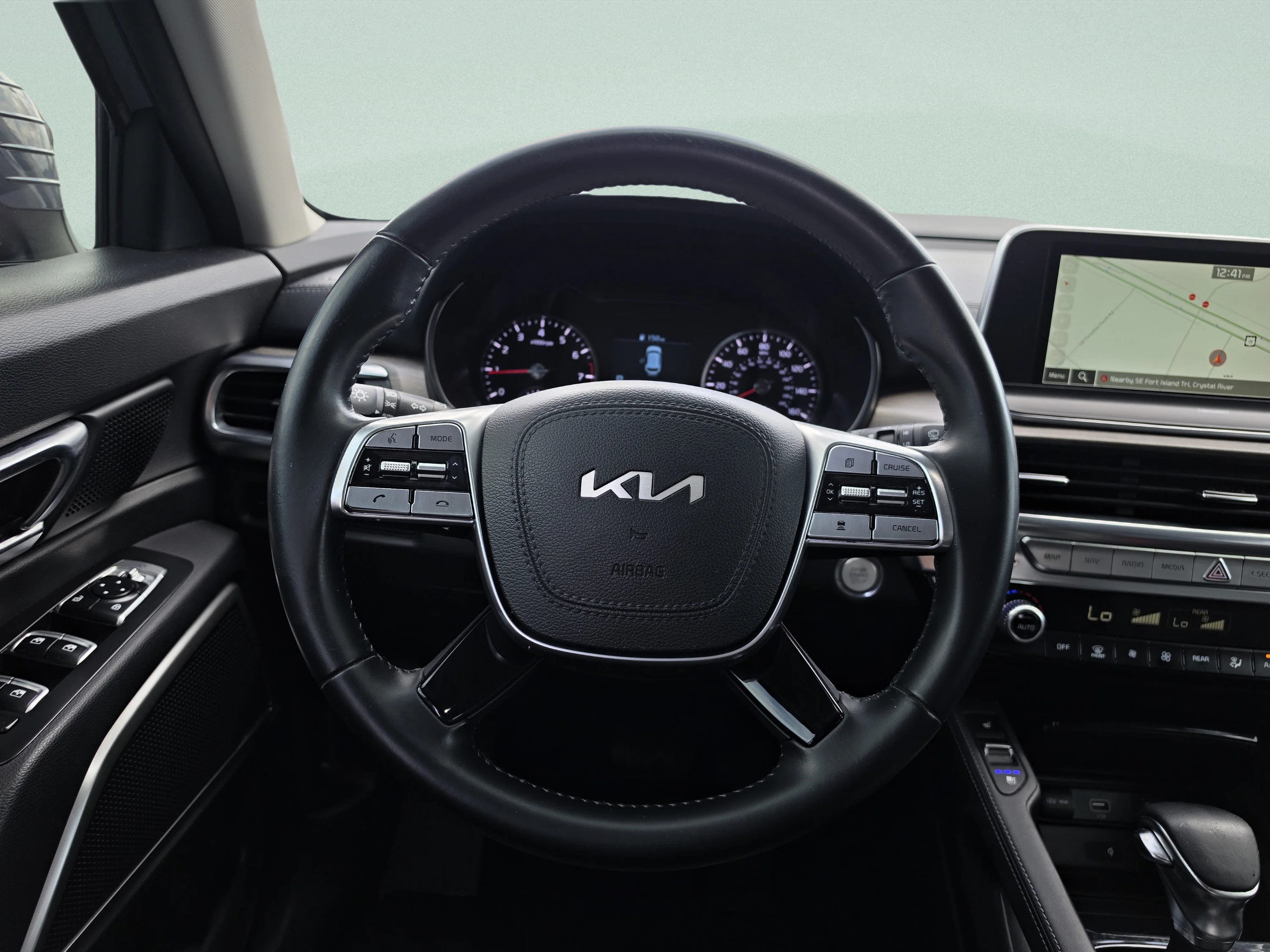 Used 2022 Everlasting Silver Kia EX image 18