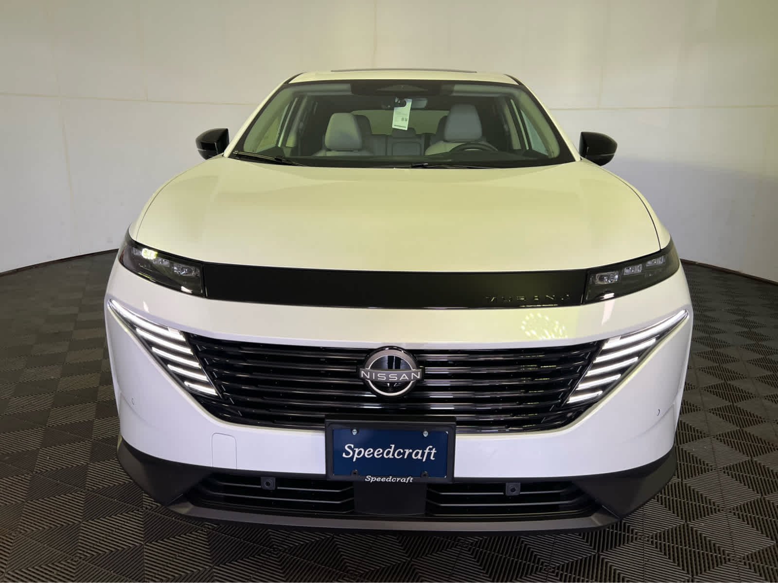 New 2026 Everest White Pearl TriCoat Nissan SL image 2