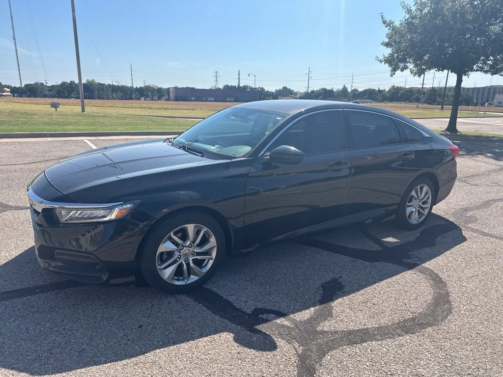 Used 2018 Black Honda LX image 1