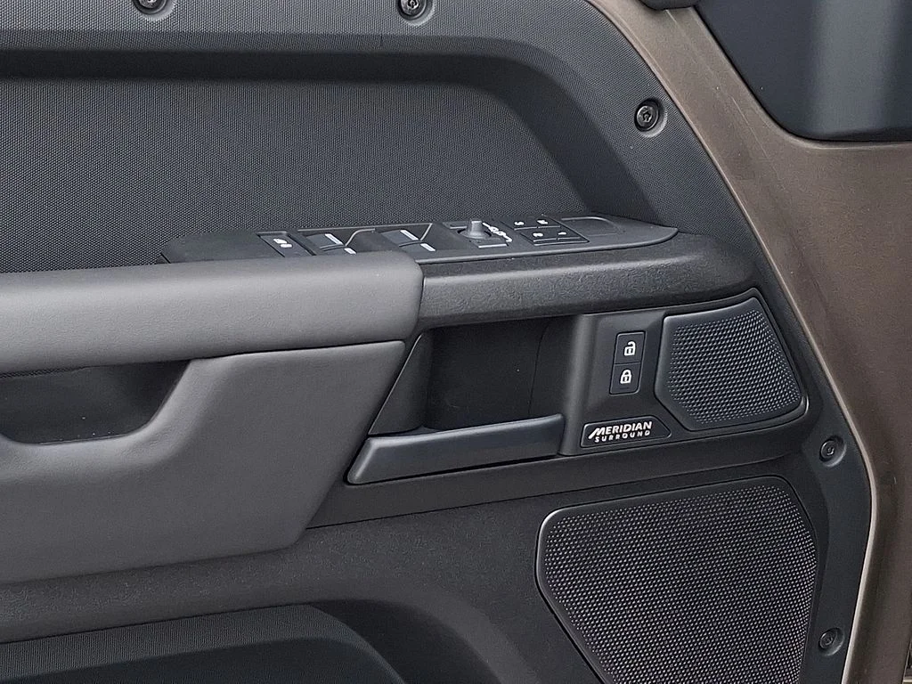New 2026 Brown Land Rover OCTA image 8