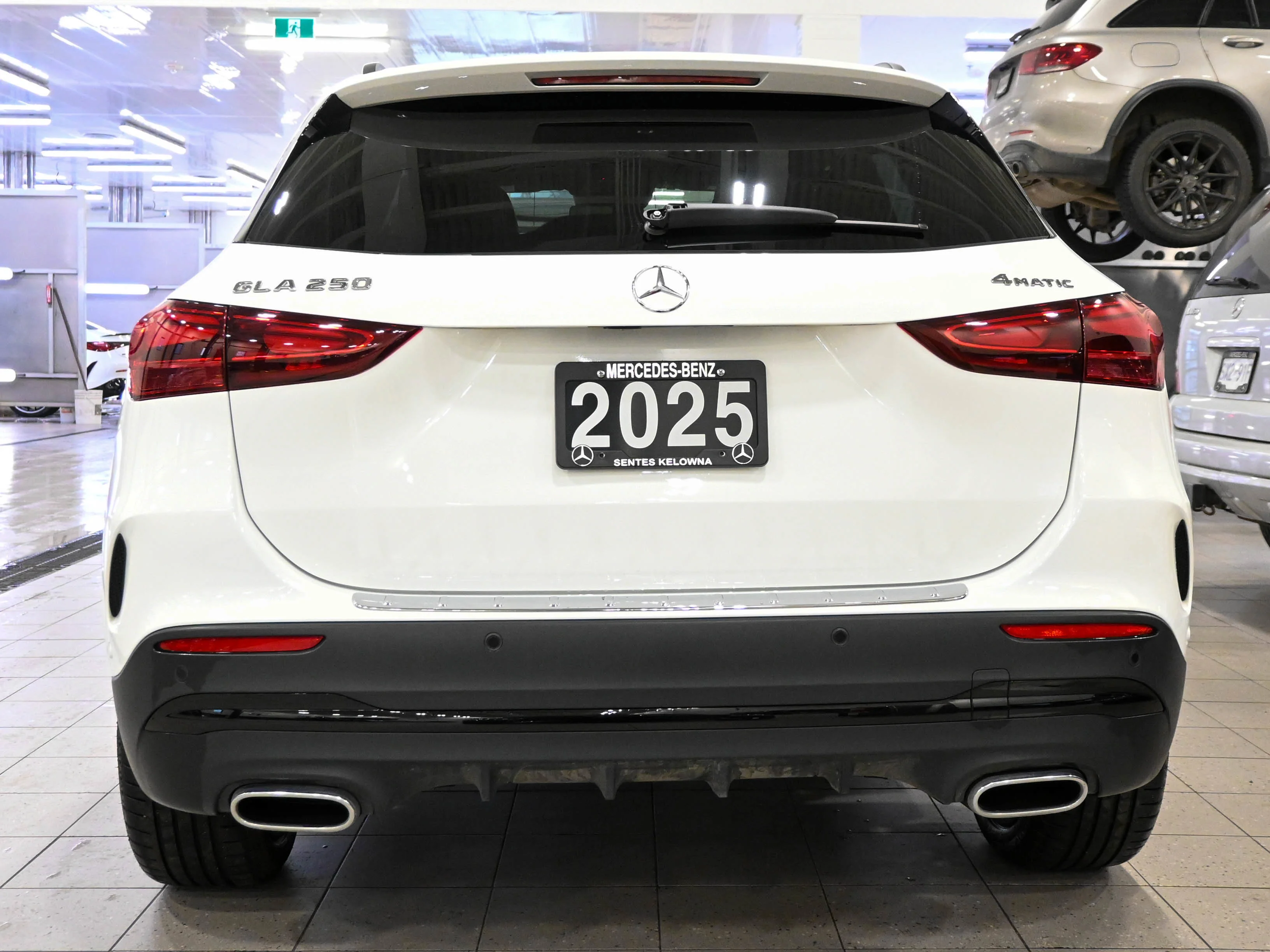 New 2025 Polar White Mercedes-Benz GLA 250 image 4