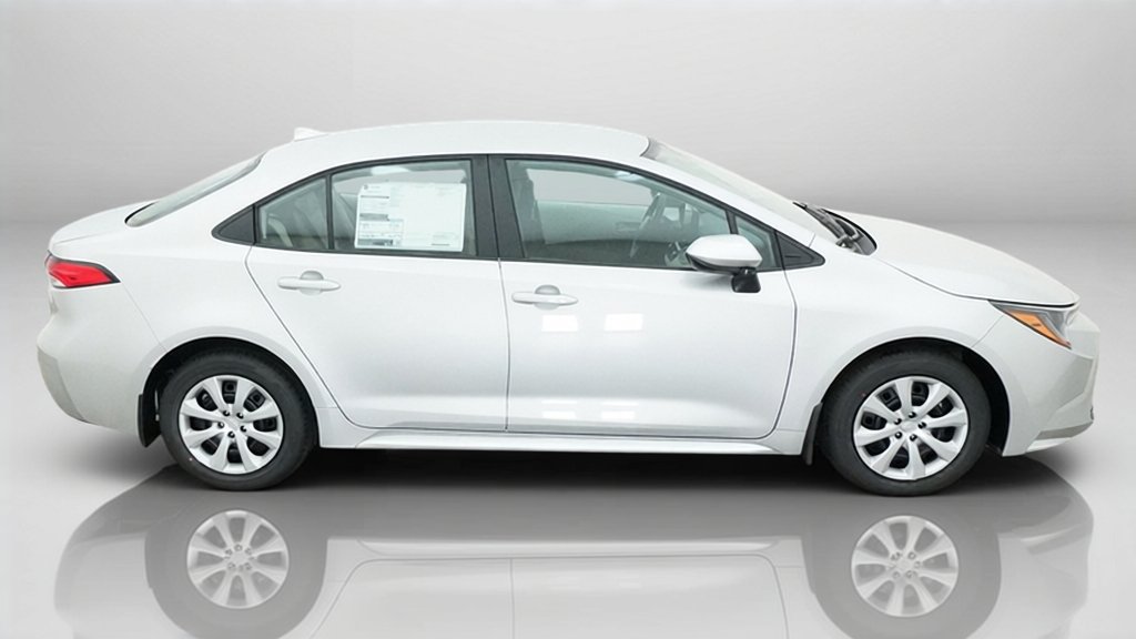 New 2027 Classic Silver Metallic Toyota LE image 7