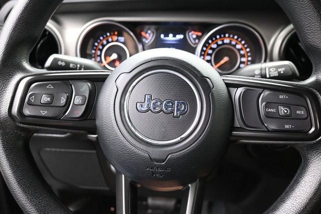 Used 2022 Black Jeep Sport image 17