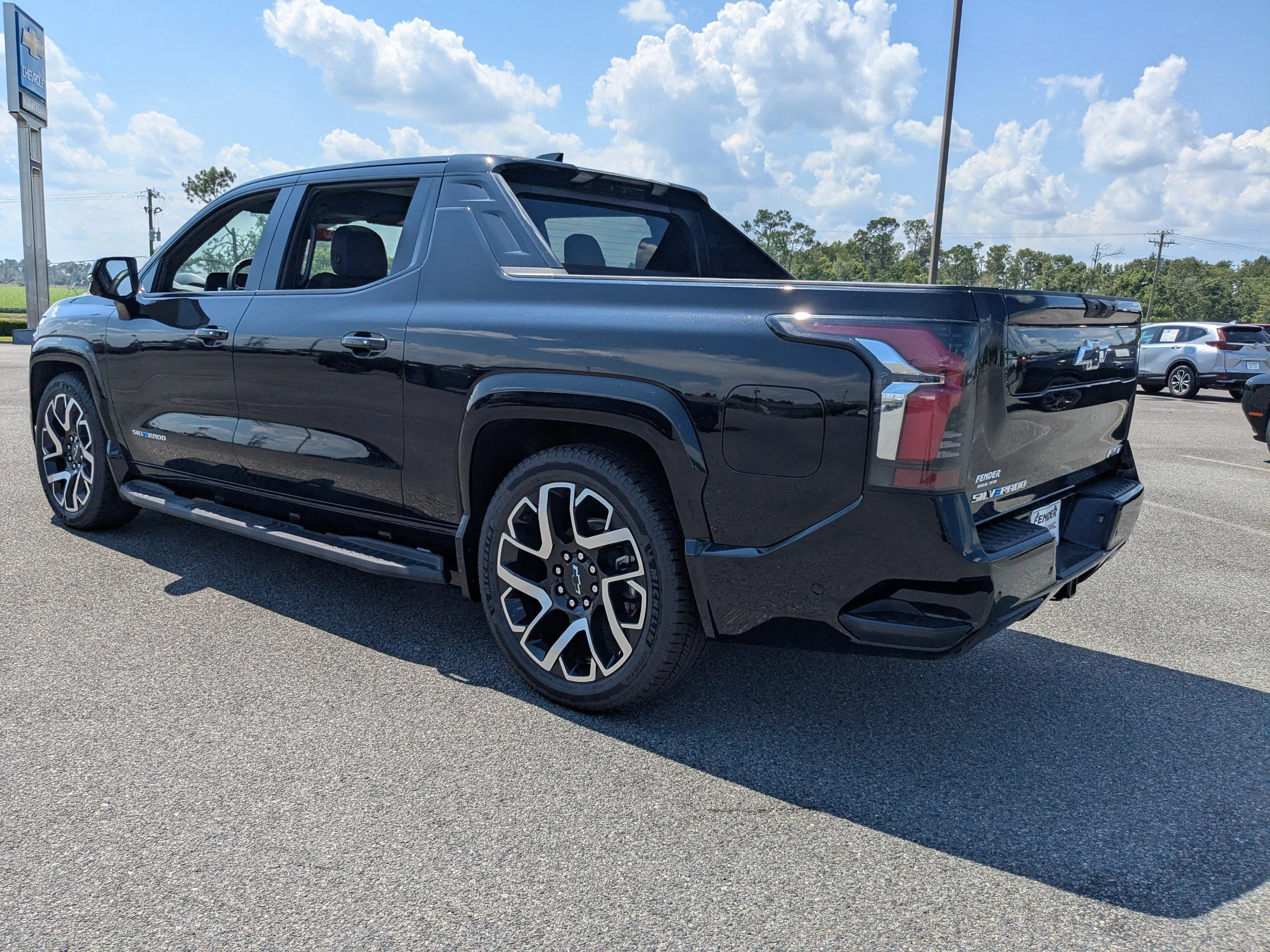 2025 Chevrolet Silverado EV RST - Photo 6