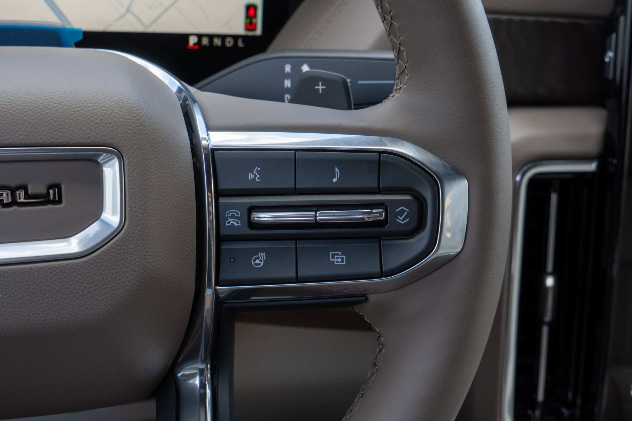 2026 GMC Yukon Denali - Photo 23