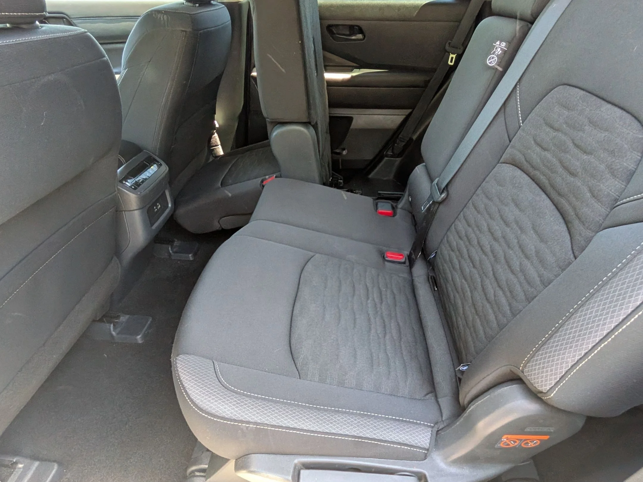 2025 Nissan Pathfinder SV - Photo 19