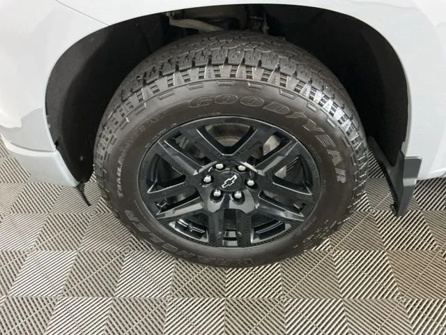 Used 2024 Gray Chevrolet Custom image 26