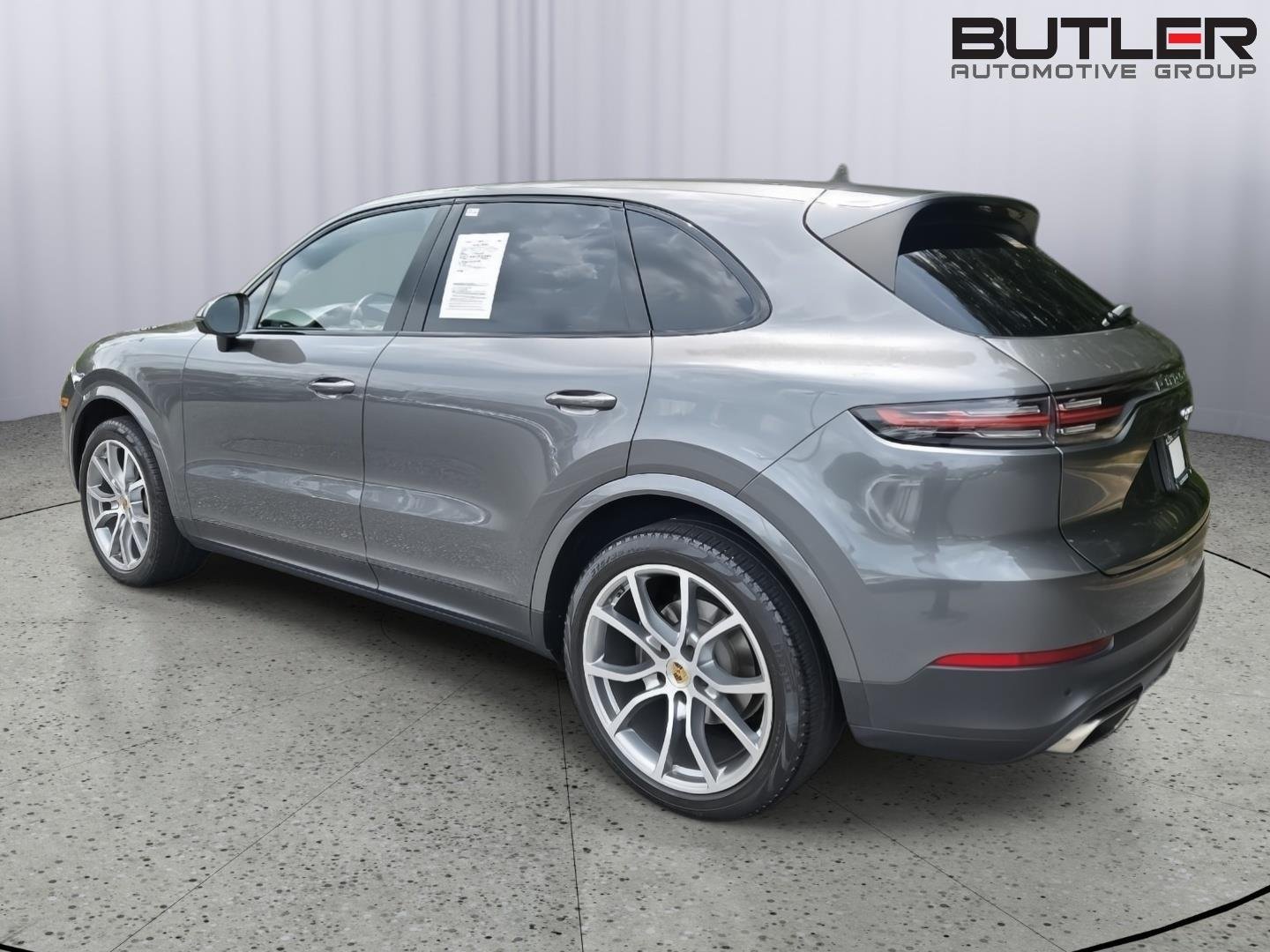 Used 2020  Porsche Base image 6