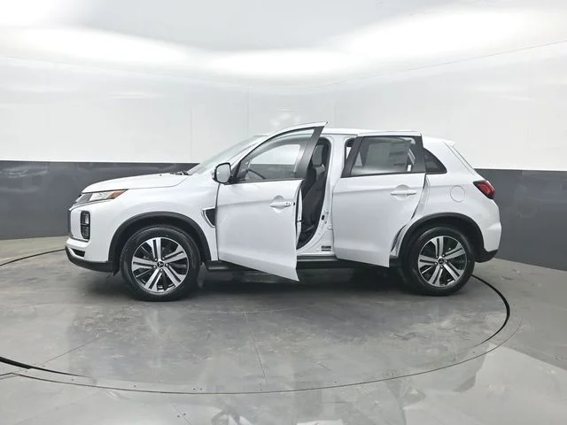 New 2026 White Mitsubishi 2.0 SE image 39