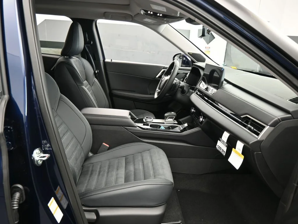 New 2026 Cosmic Blue Metallic Mitsubishi SE image 40