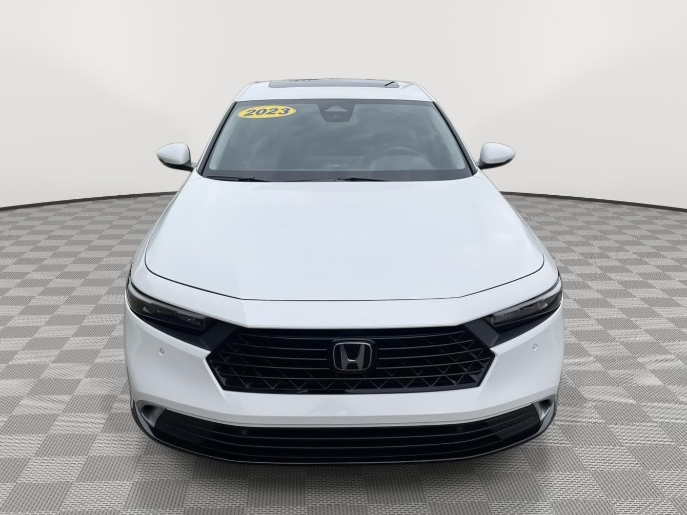 Used 2023 Platinum White Pearl Honda Touring image 9