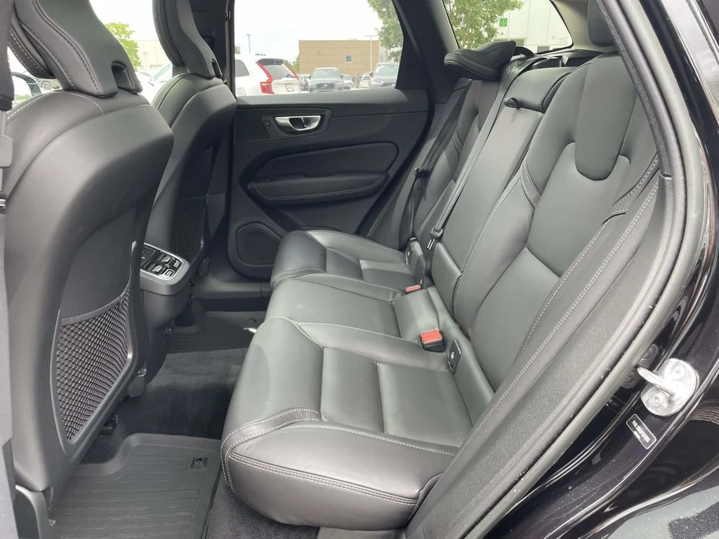 Certified Used 2023 Onyx Black Volvo Ultimate image 3