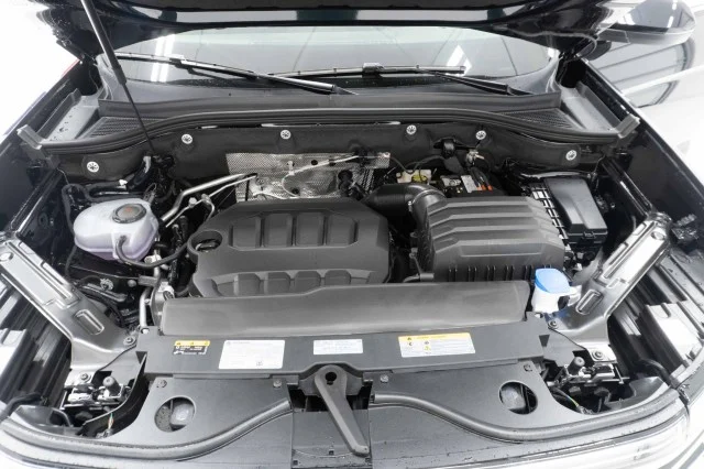 New 2026 Deep Black Pearl Volkswagen 2.0T SE w/Technology image 38