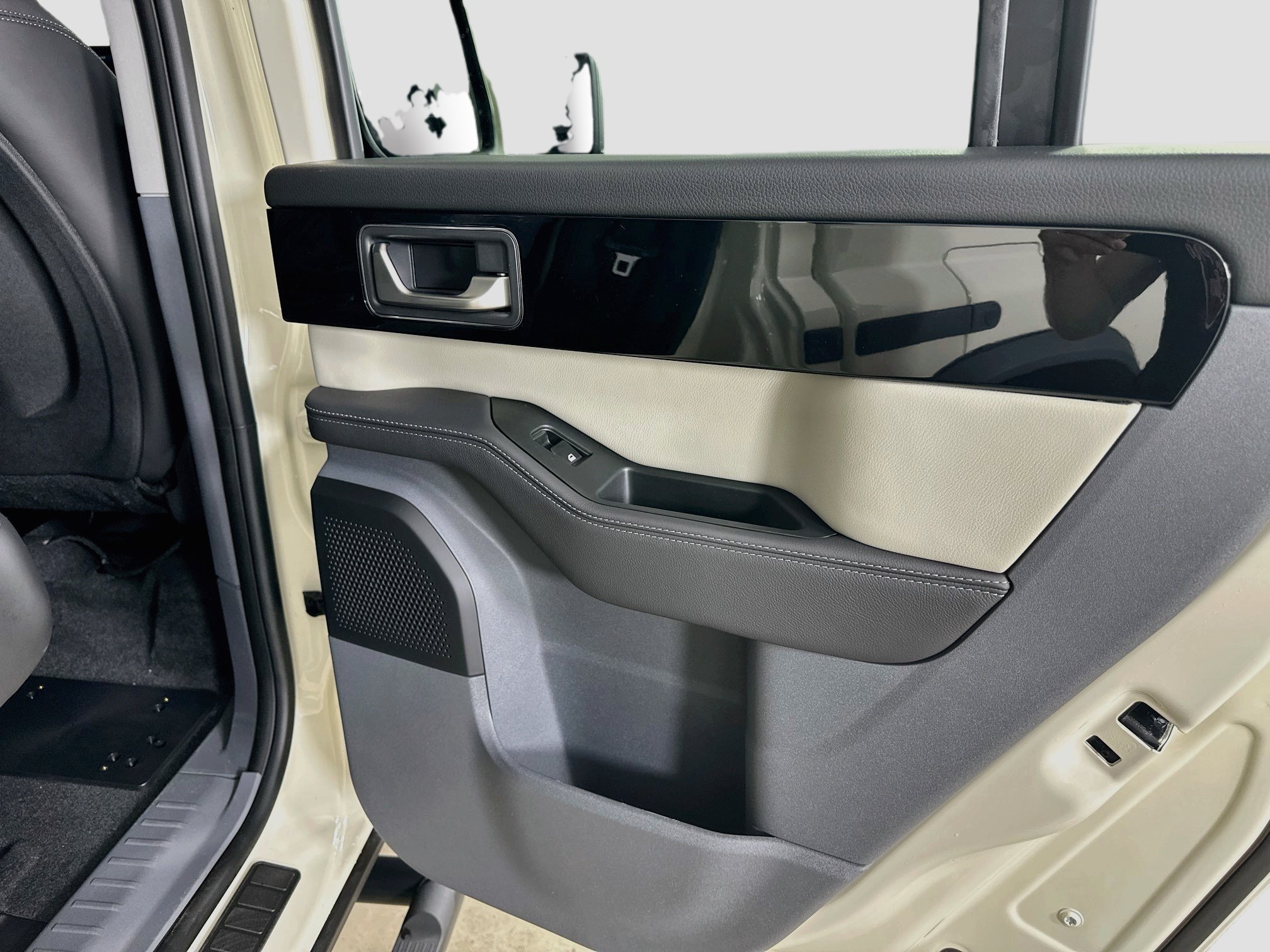 New 2025 Scottish White INEOS Fieldmaster Edition image 43