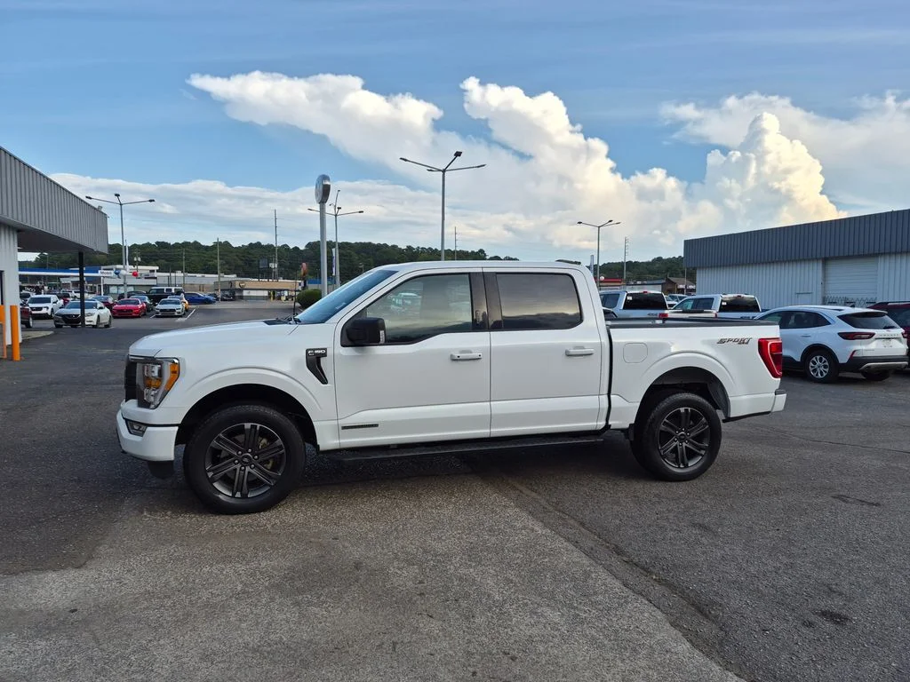 Certified Used 2023 Oxford White Ford XLT image 6