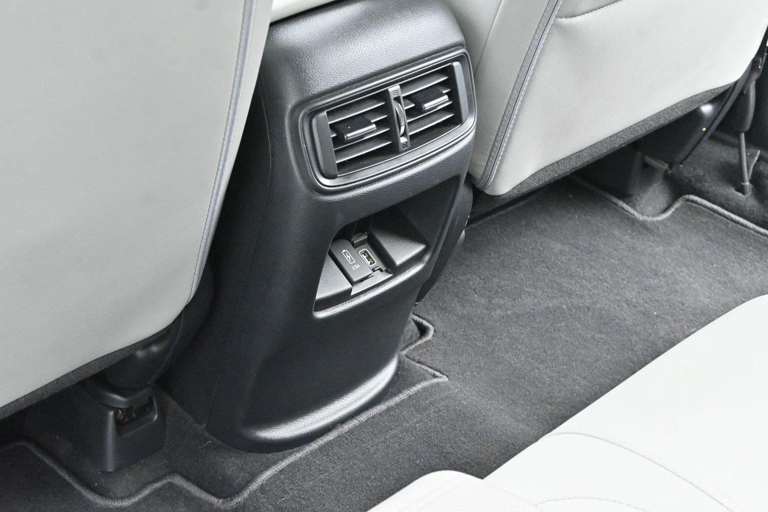 Used 2022 Lunar Silver Metallic Honda EX-L image 31