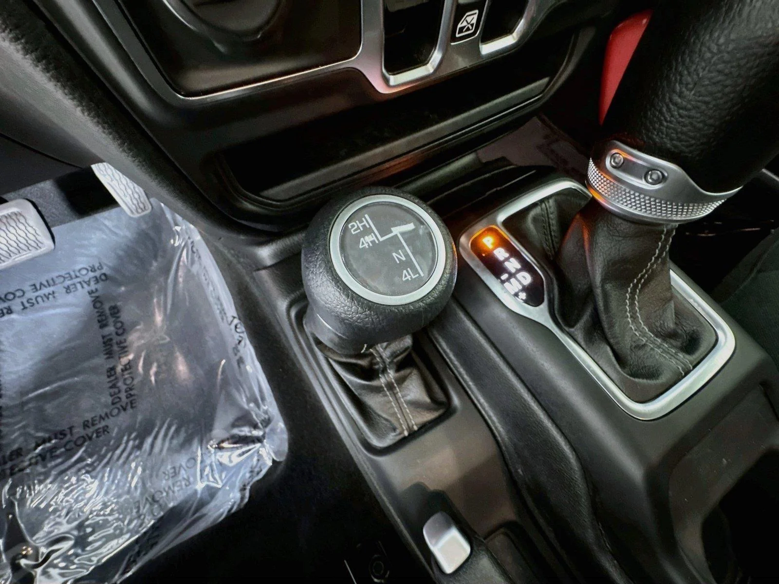 Used 2024 Silver Zynith Clearcoat Jeep Sport S image 31