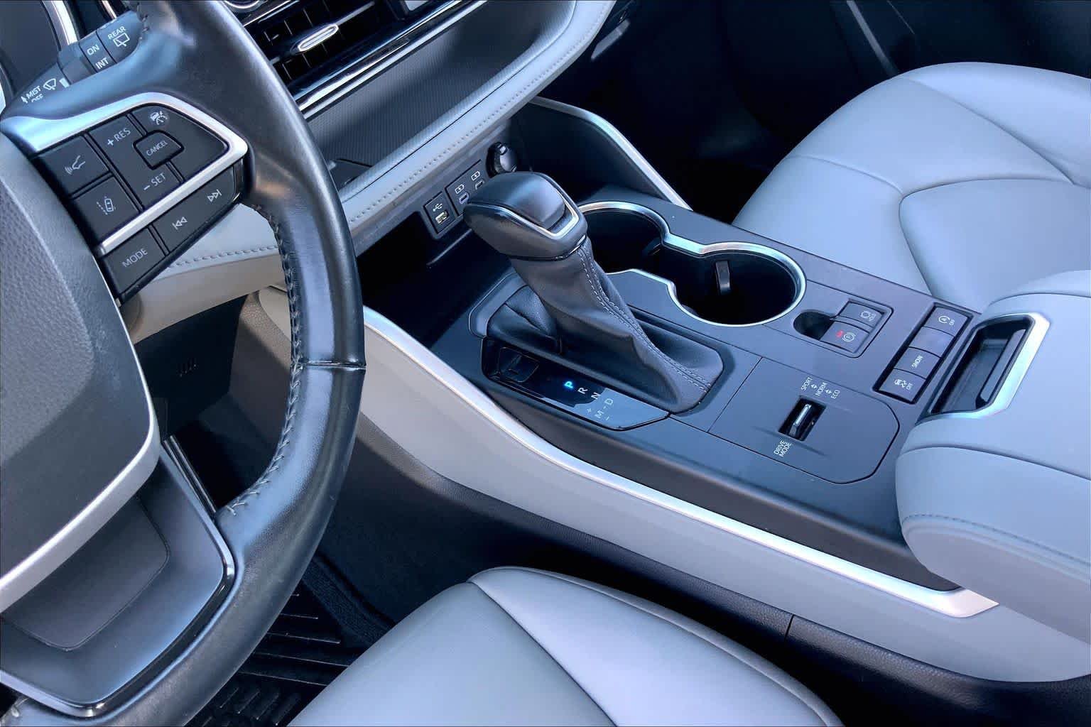 Used 2022 Opulent Amber Toyota XLE image 30