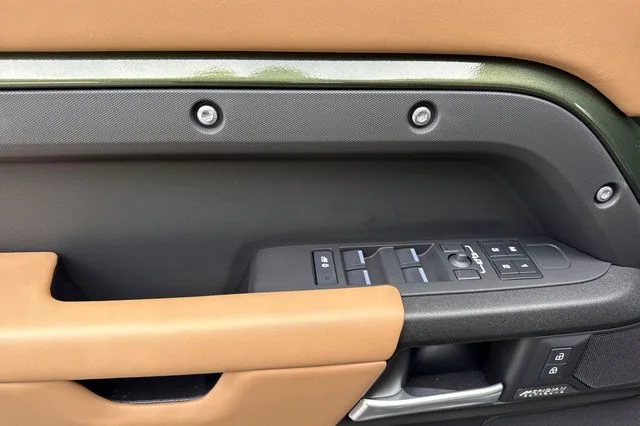 New 2026 Woolstone Green Land Rover X image 10
