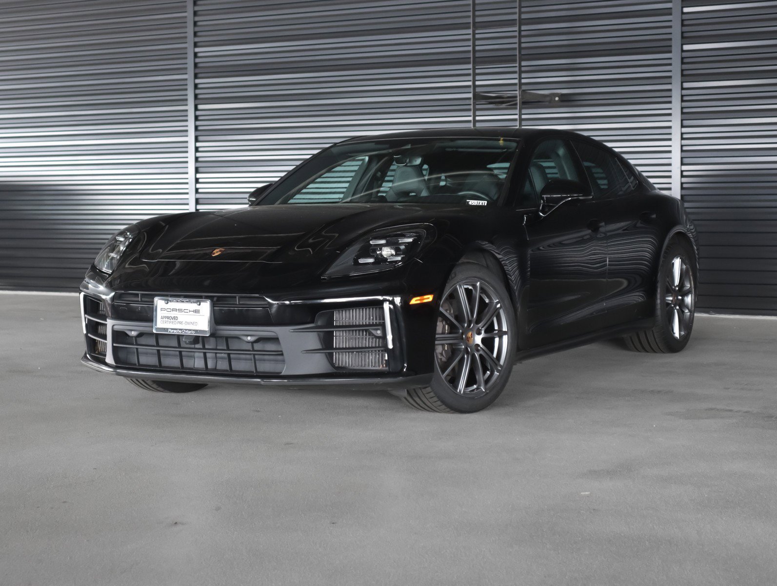 2025 Porsche Panamera 4's photo