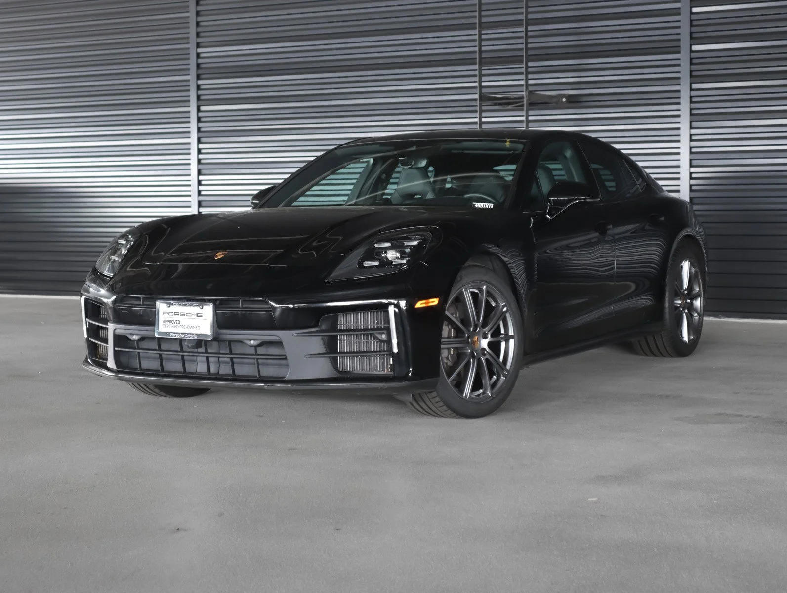 2025 Porsche Panamera 4's photo