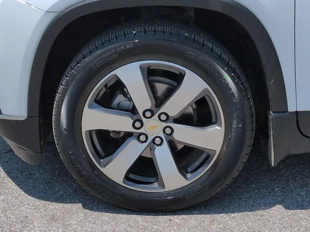 Used 2020 White Chevrolet 3LT image 11