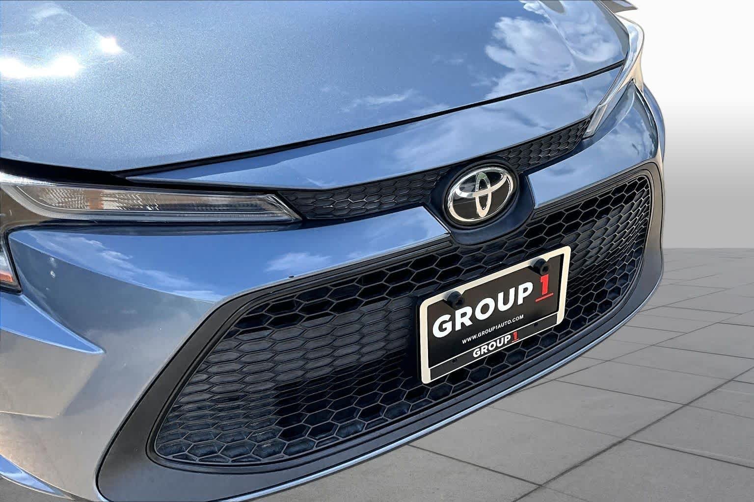Used 2020 Celestite Toyota LE image 29