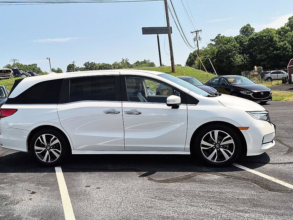 Used 2022 White Honda Touring image 8