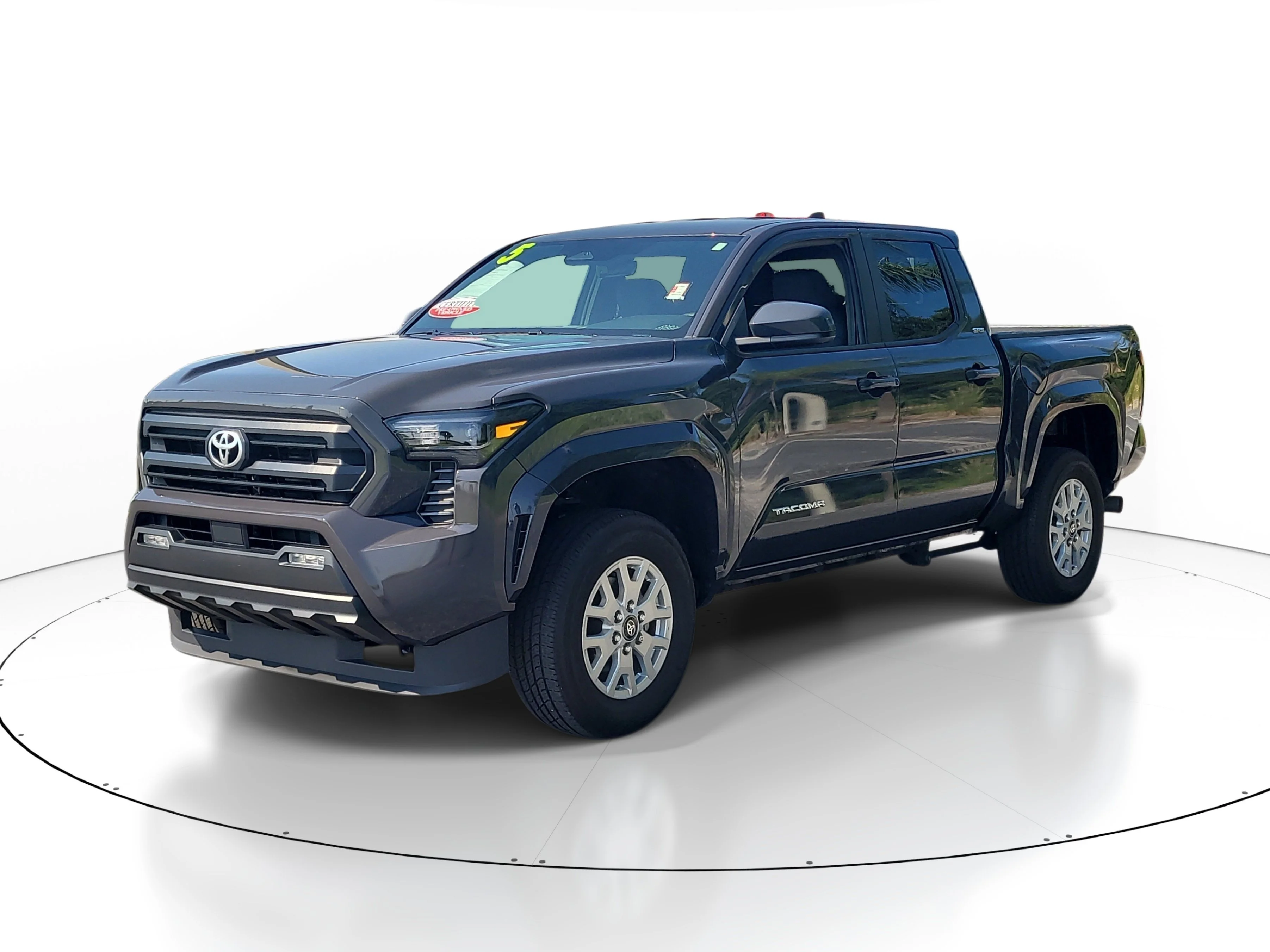 Used 2025 Underground Toyota SR5 image 3