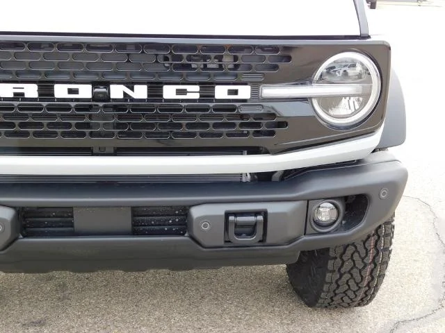 New 2026 Avalanche Gray Ford Badlands® image 50