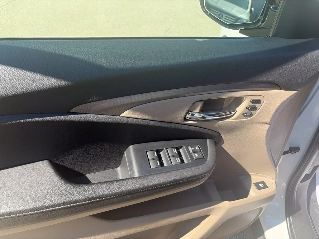 Used 2023 White Honda RTL-E image 10