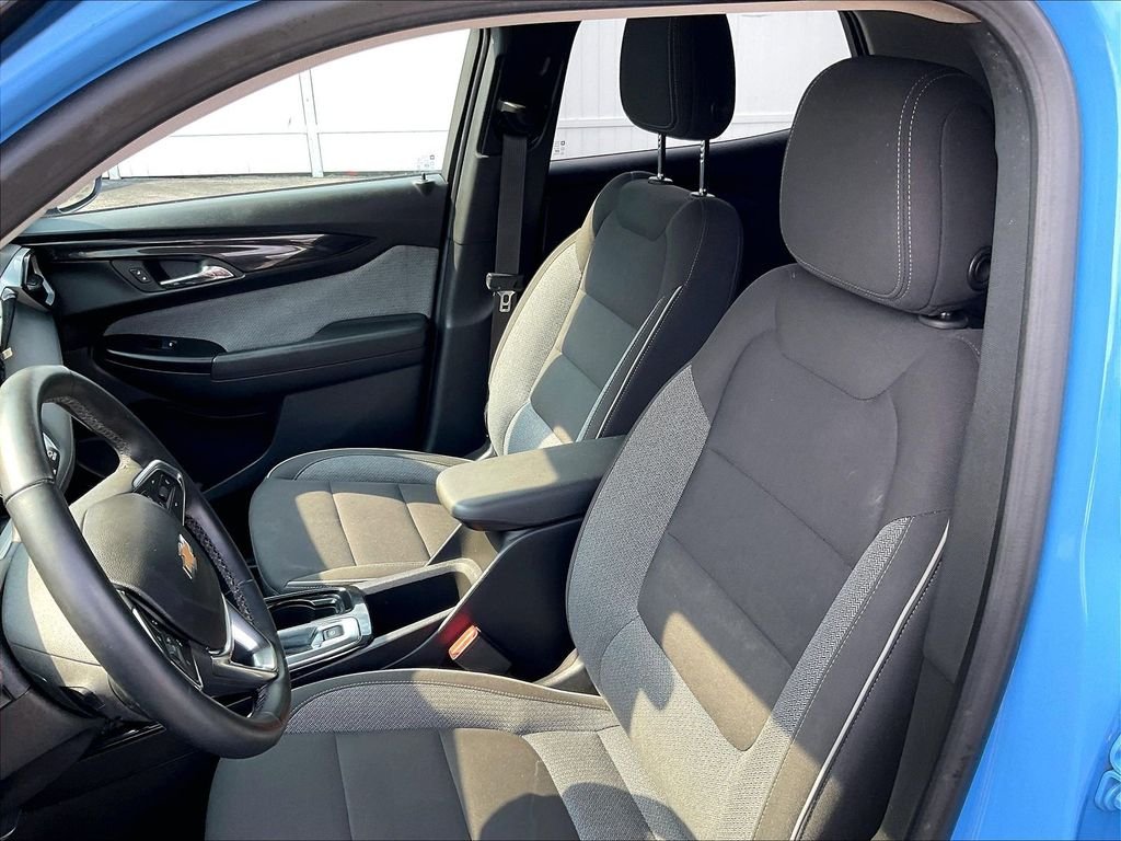 Used 2024 Fountain Blue Chevrolet LT image 10