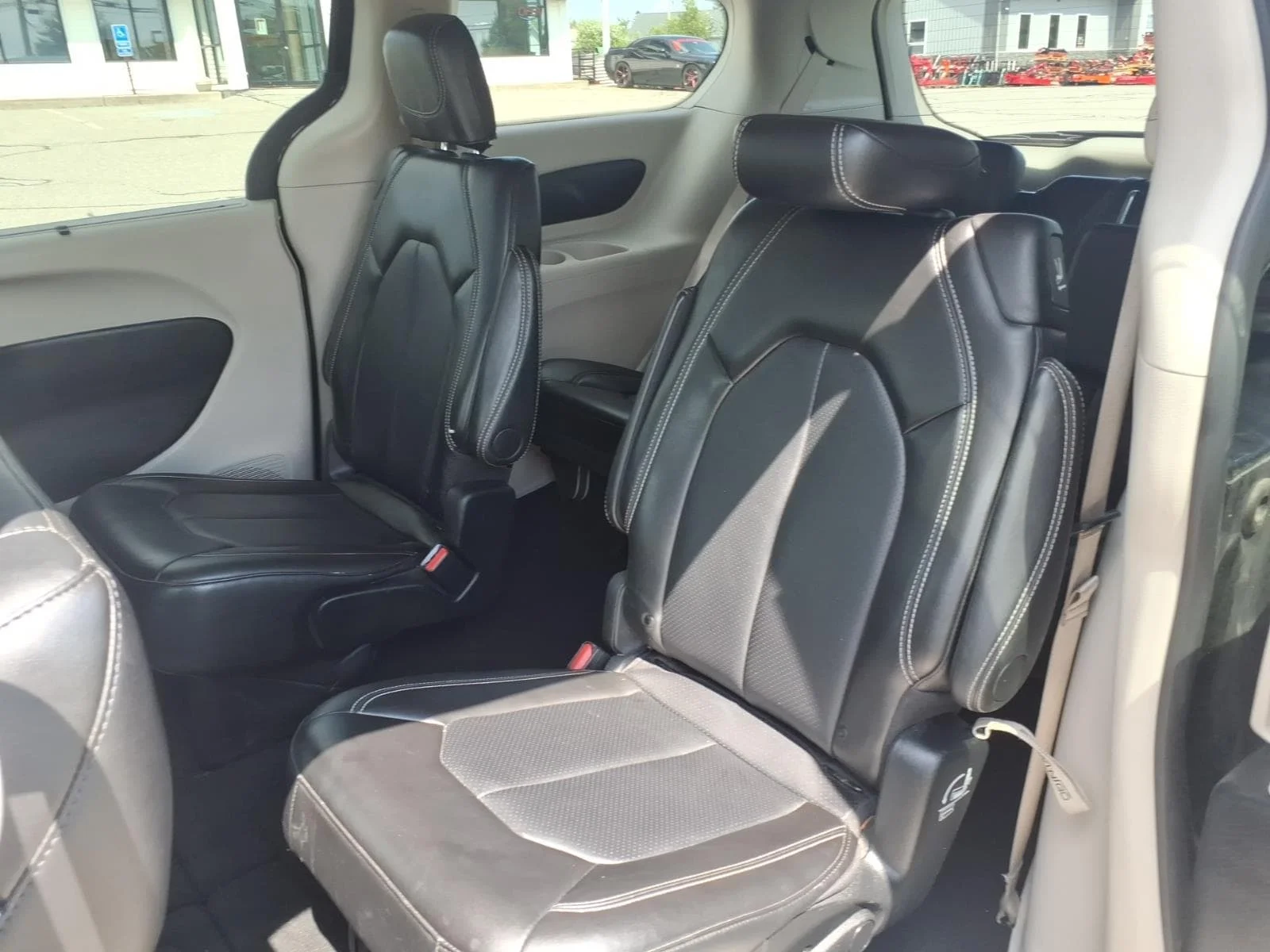 Used 2024 Diamond Black Chrysler Touring L image 16