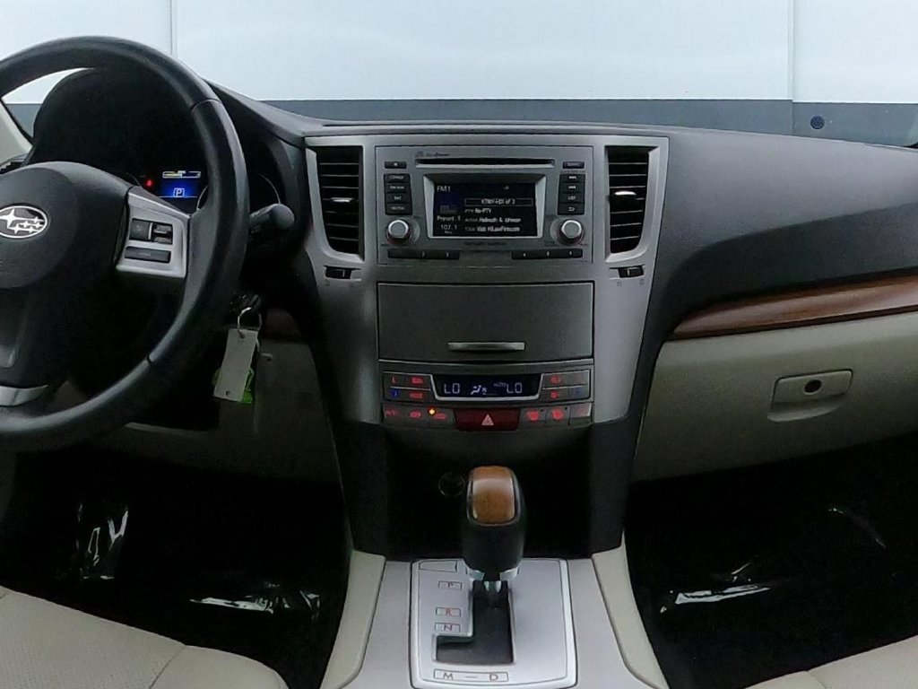 Used 2013 Satin White Pearl Subaru 2.5i image 28