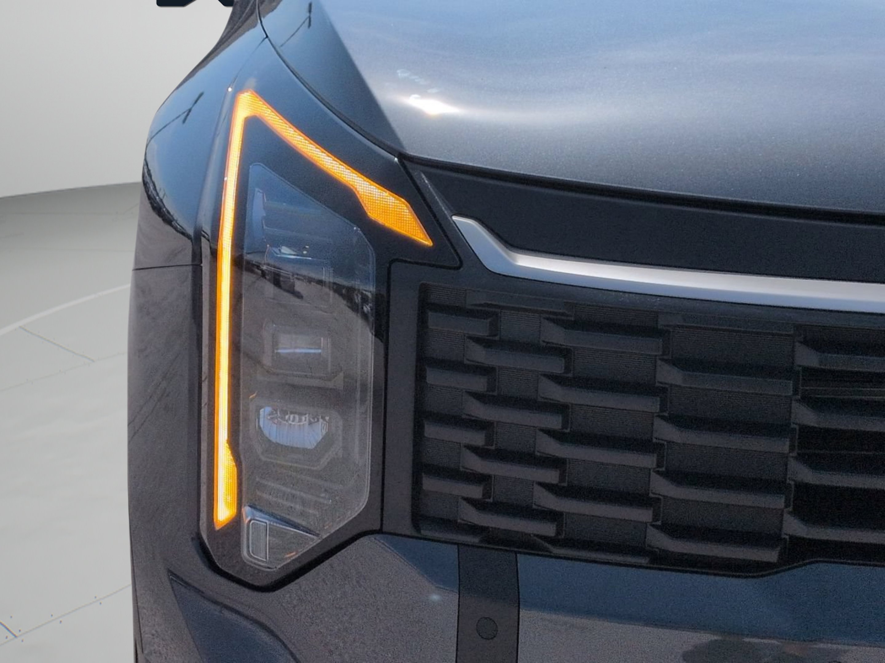 New 2027 Gravity Gray Kia LX image 27