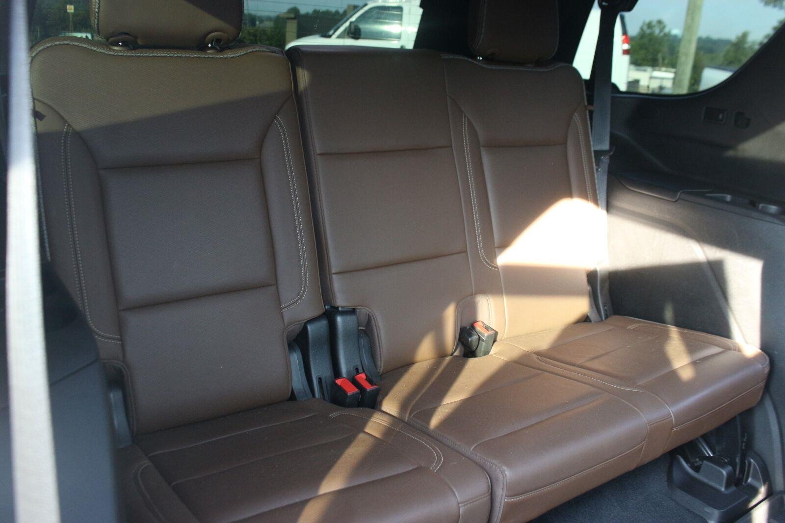 Used 2021 IRIDESCENT PEARL TRICOAT Chevrolet High Country image 41