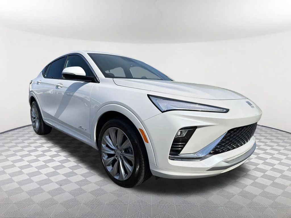 Used 2025 White Buick Avenir image 3