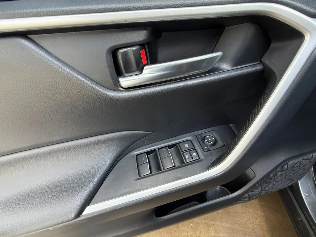 Used 2025 Gray Toyota XLE Premium image 11