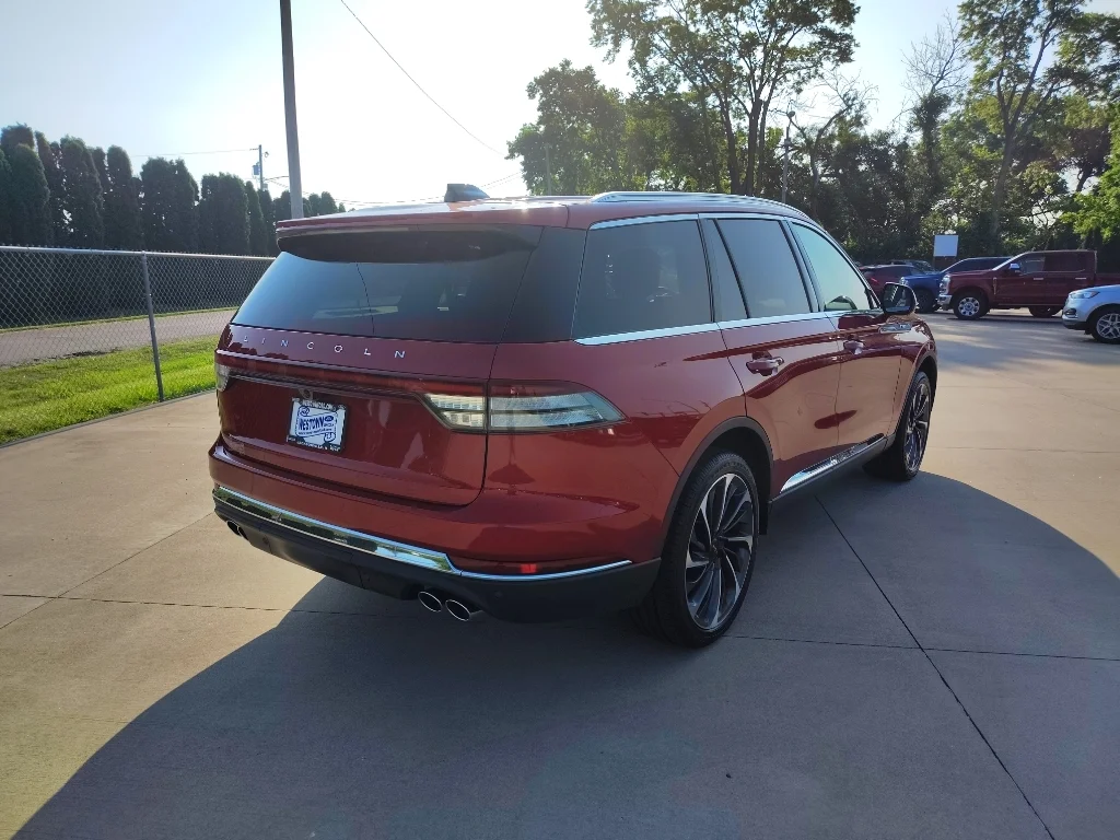 New 2026 Red Carpet Metallic Tinted Clearcoat Lincoln Reserve® image 4