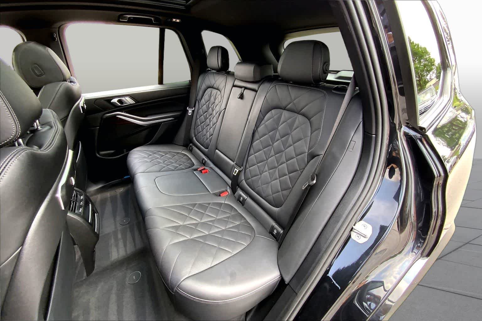 Used 2024 Black Sapphire Metallic BMW sDrive40i image 20