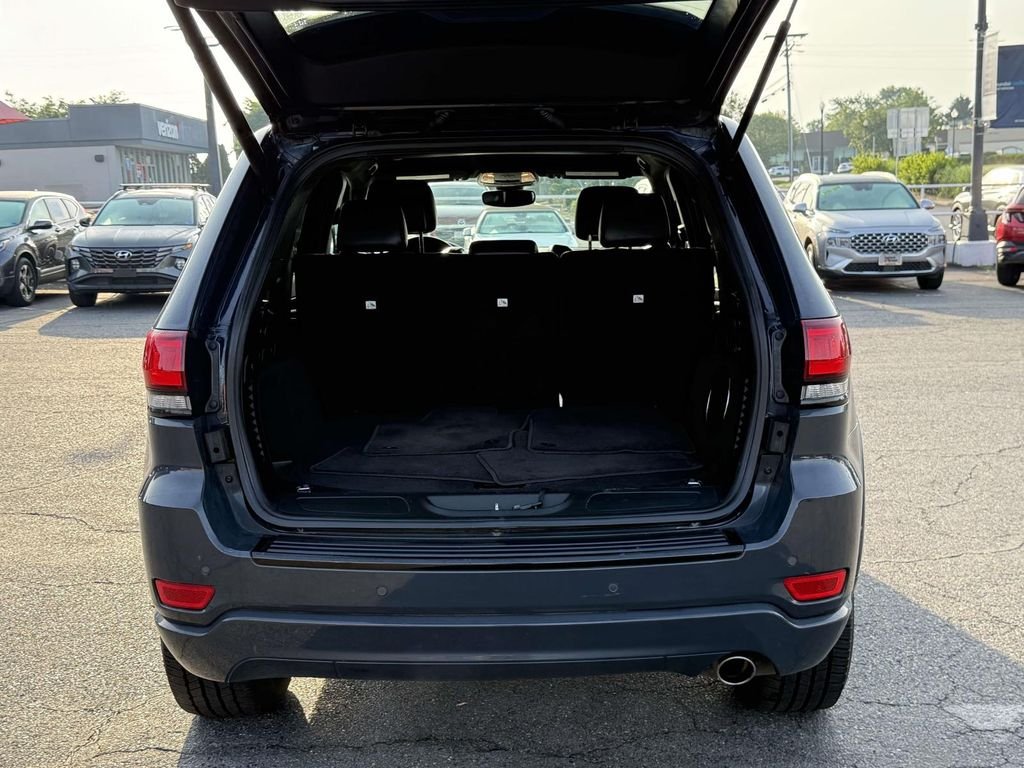 Used 2018 Black Jeep Altitude image 31