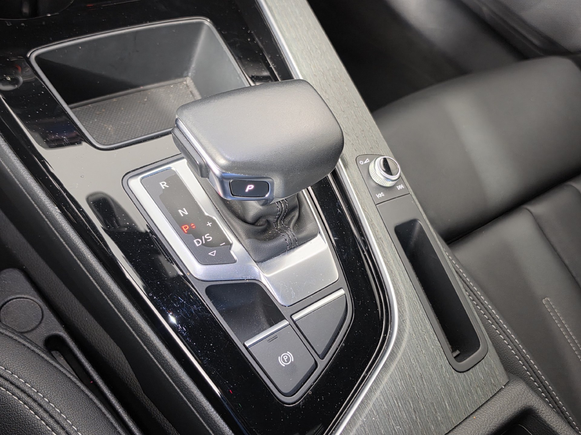 Used 2021 White Audi 45 S line Premium image 34