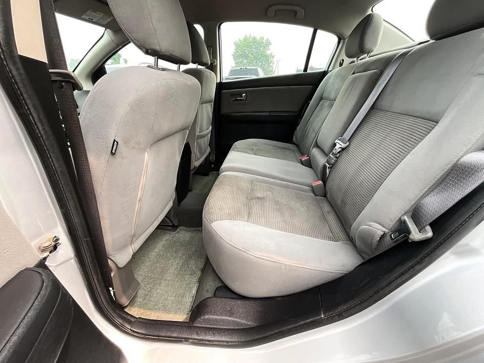 Used 2012 Silver Nissan 2.0 S image 21