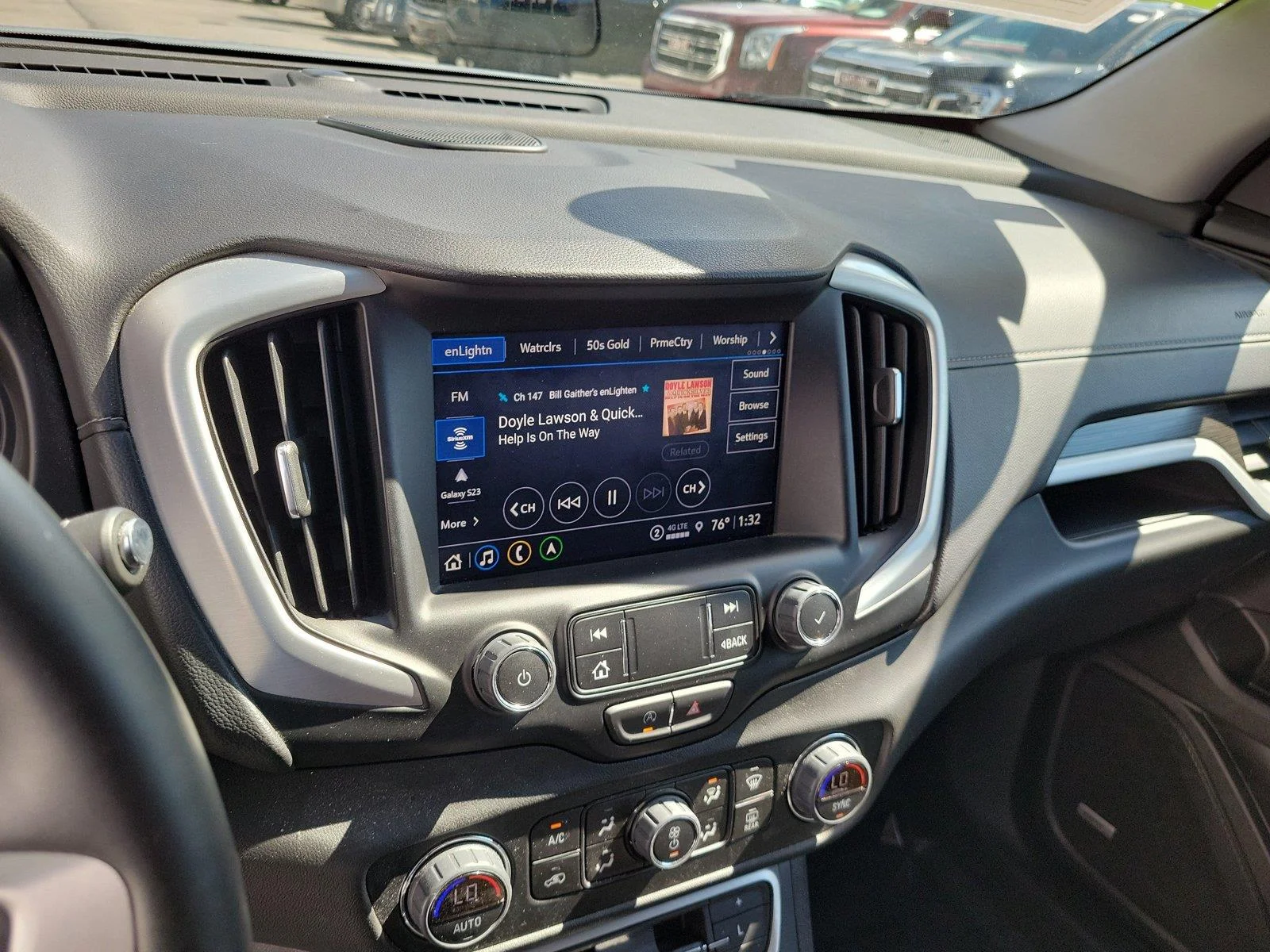 Used 2024 Sterling Metallic GMC SLT image 28