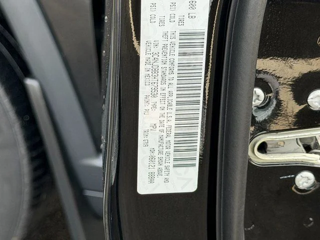 Used 2017 Diamond Black Jeep  image 33