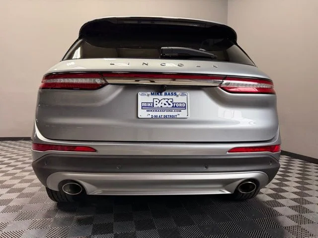 Used 2023 Silver Lincoln Standard image 9
