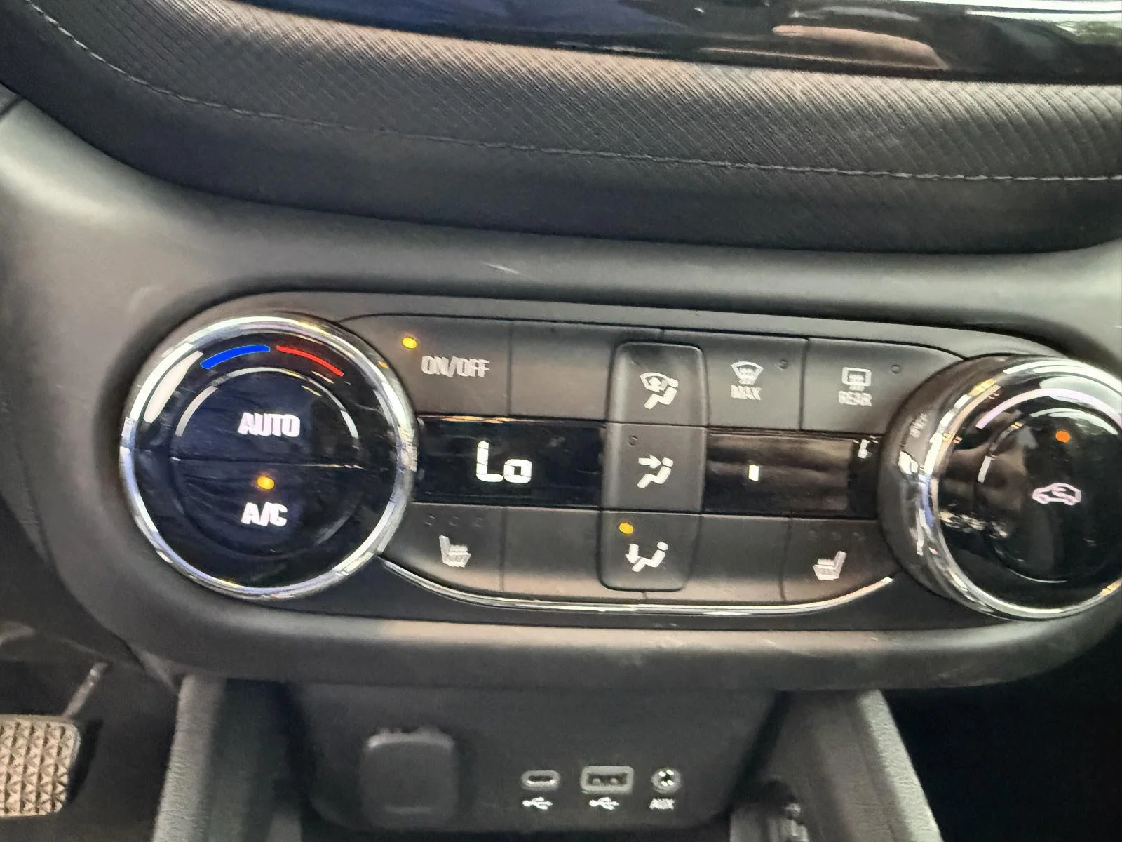 Used 2023 MOSAIC BLACK METALLIC Chevrolet LT image 15
