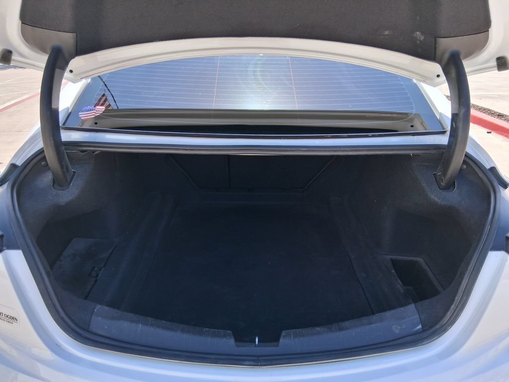 Used 2020 SUMMIT WHITE Cadillac Luxury image 6