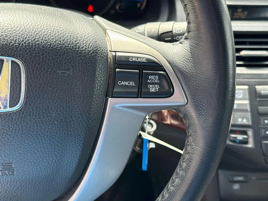 Used 2012 Silver Honda EX-L image 23
