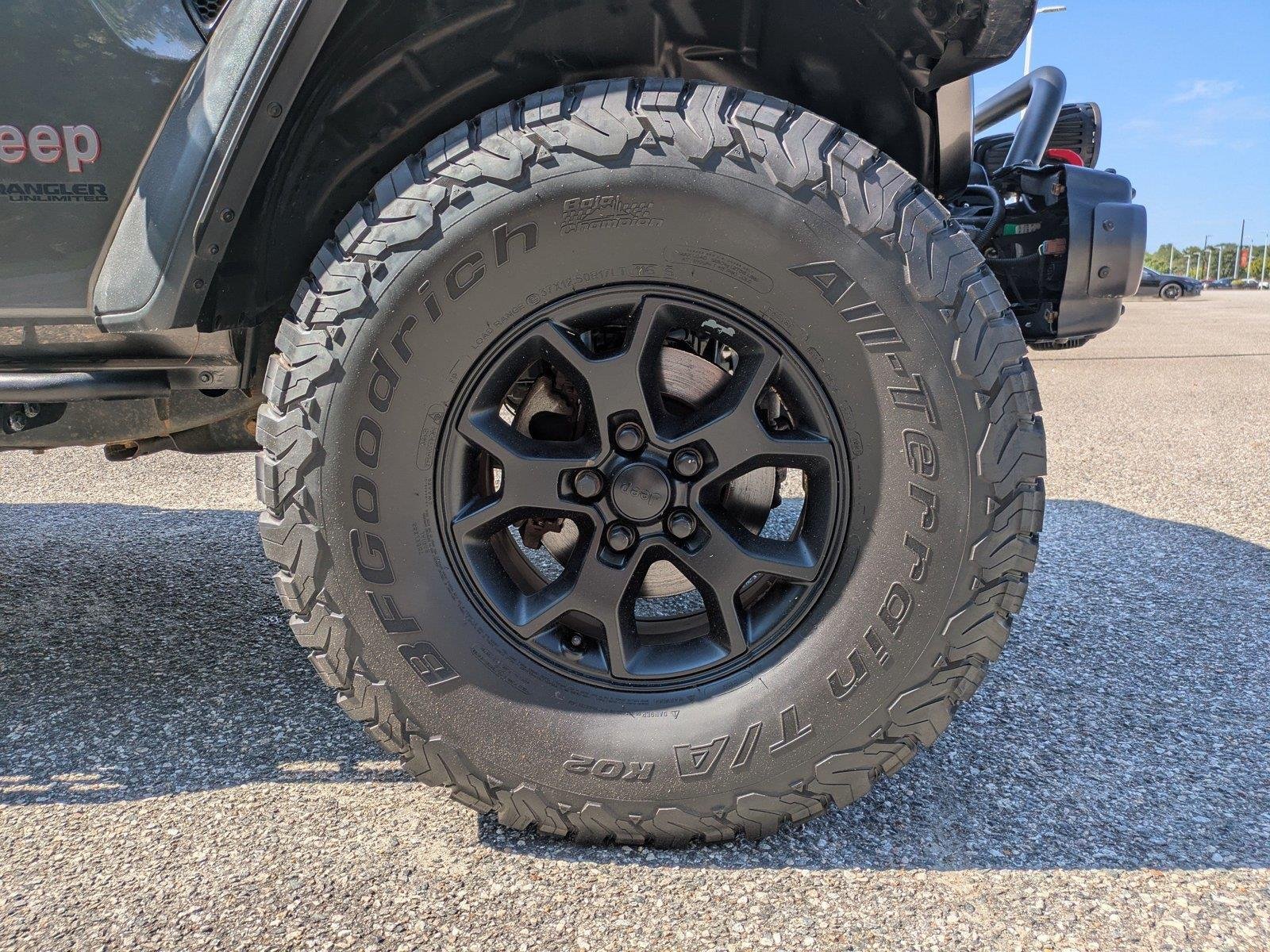 Used 2018 Granite Crystal Metallic Clearcoat Jeep Rubicon image 11